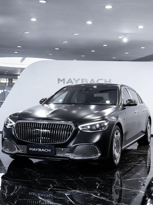 广州18岚图汽车的售后服务让用户无忧出行，迈巴赫未来的豪华车趋势